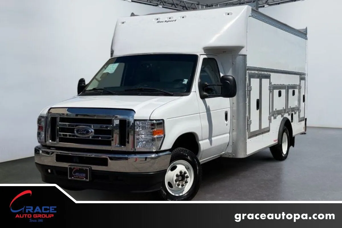 White 2024 Ford E-450 Cutaway E-450 SD for sale in Morrisville, PA