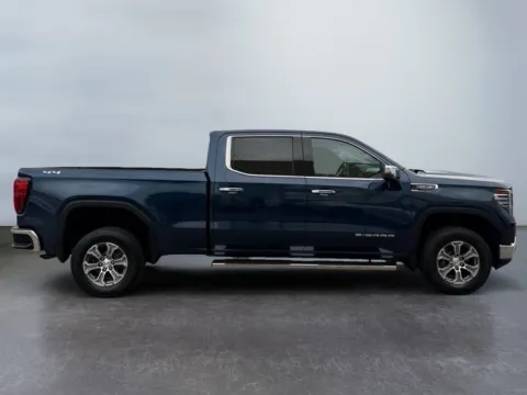 More photos of 2022 GMC Sierra 1500 4WD Crew Cab Standard Box SLT at Grace Auto Group, PA