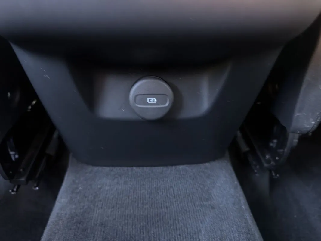 2023 Volvo XC60 Core - Photo 36