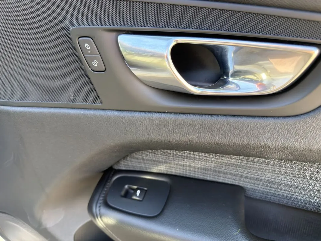 2023 Volvo XC60 Core - Photo 29