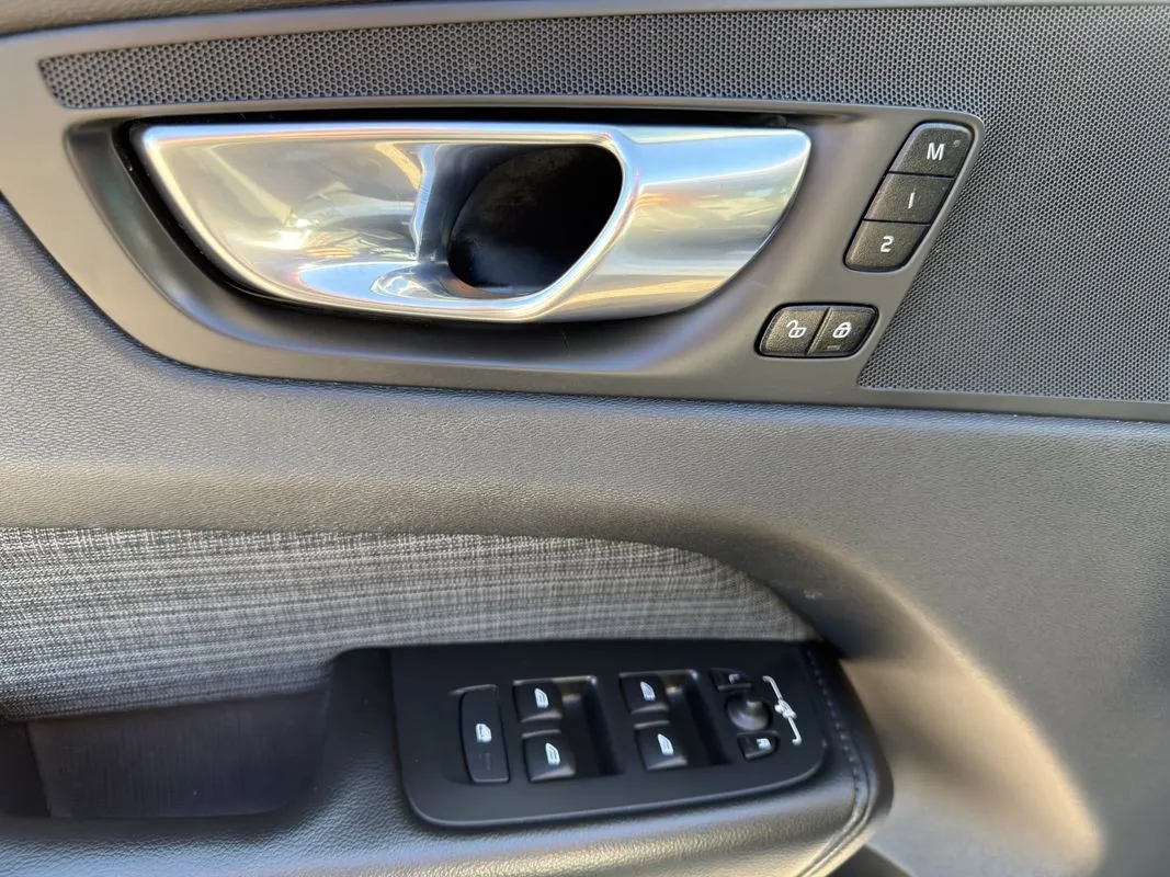 2023 Volvo XC60 Core - Photo 10