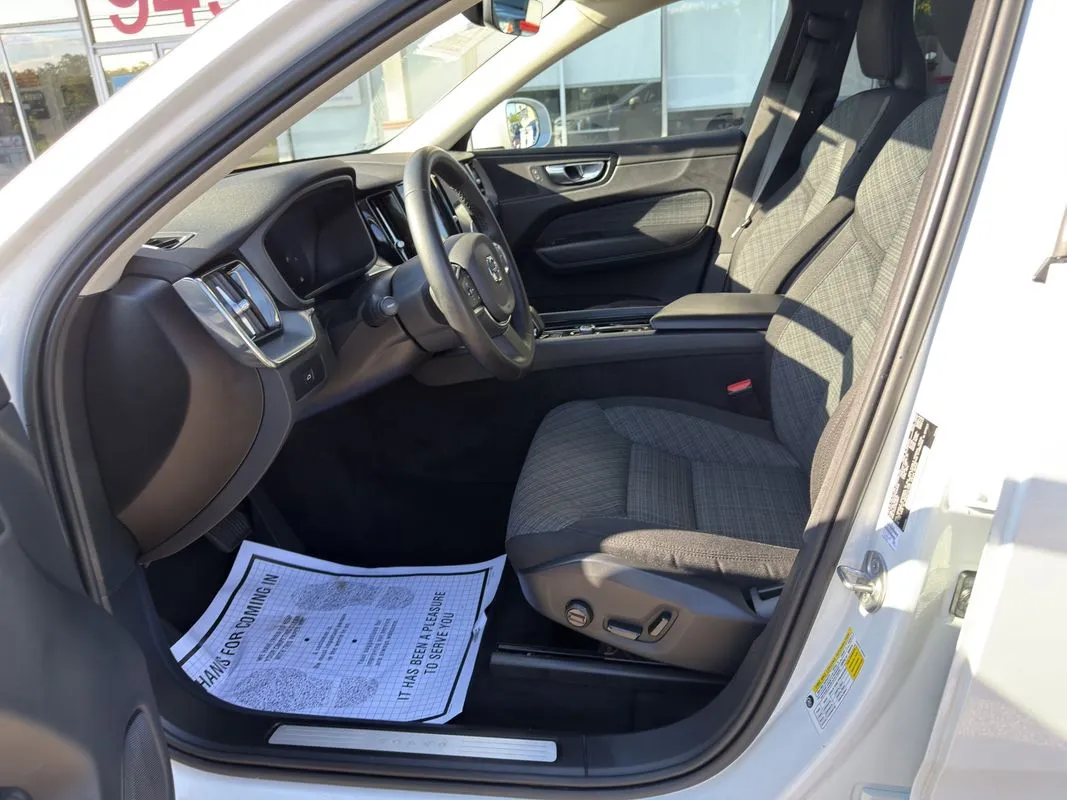 2023 Volvo XC60 Core - Photo 15