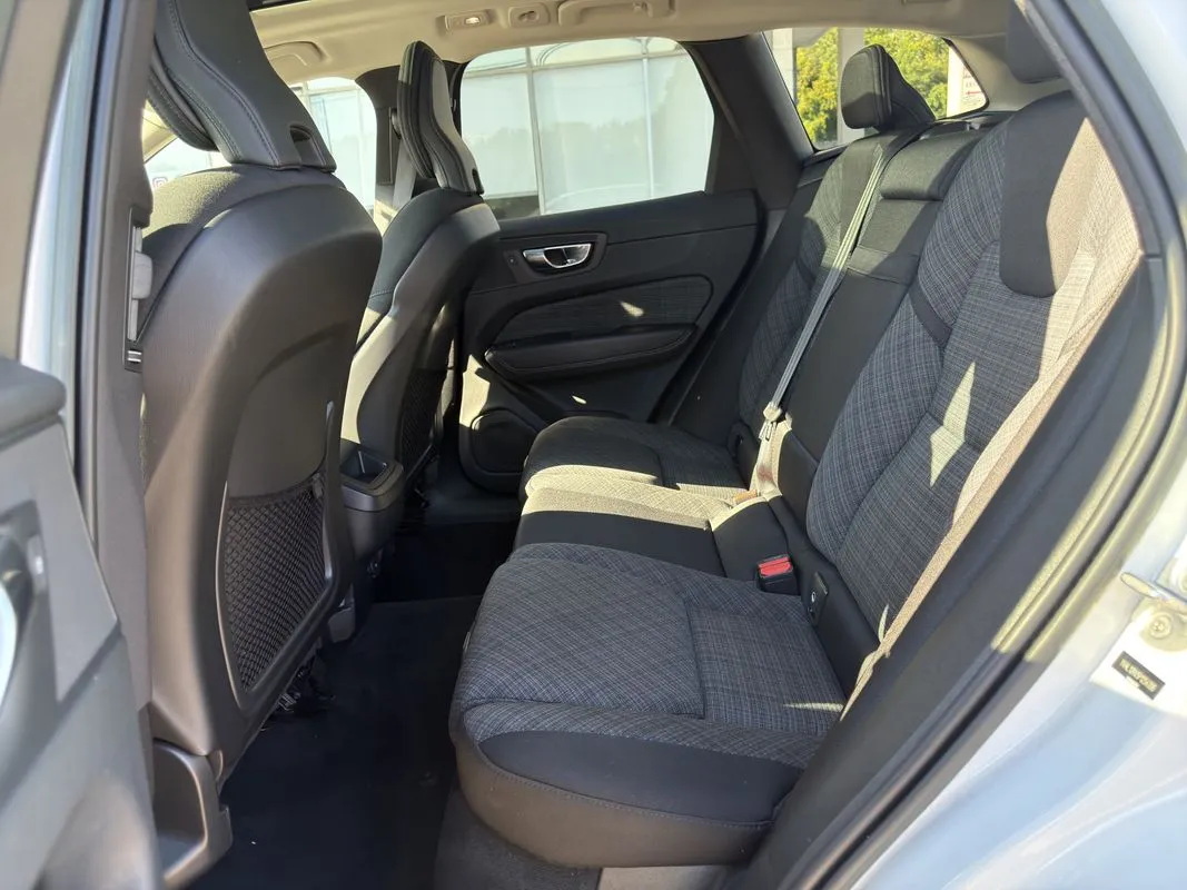 2023 Volvo XC60 Core - Photo 35