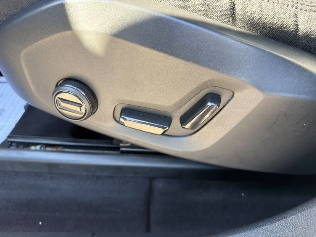 2023 Volvo XC60 Core - Photo 13