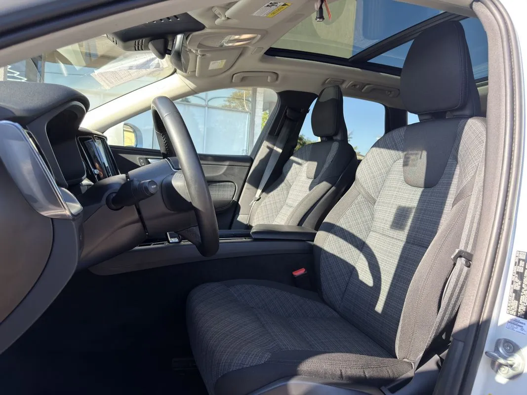 2023 Volvo XC60 Core - Photo 16