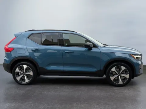 More photos of 2023 Volvo XC40 B4 Ultimate Dark Theme at Grace Auto Group, PA
