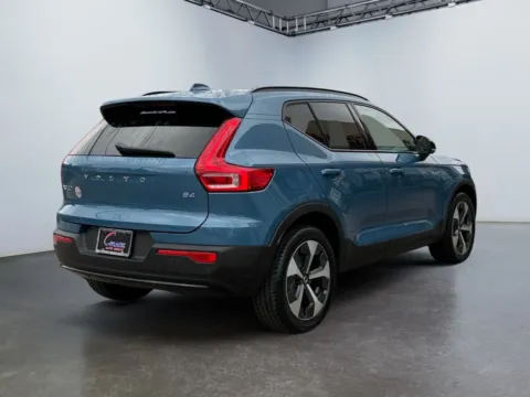 More photos of 2023 Volvo XC40 B4 Ultimate Dark Theme at Grace Auto Group, PA