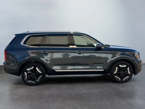 More photos of 2023 Kia Telluride S at Grace Auto Group, PA