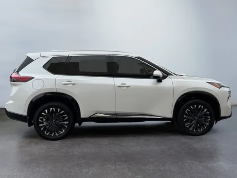 More photos of 2024 Nissan Rogue Platinum FWD at Grace Auto Group, PA