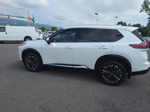 More photos of 2024 Nissan Rogue Platinum FWD at Grace Auto Group, PA