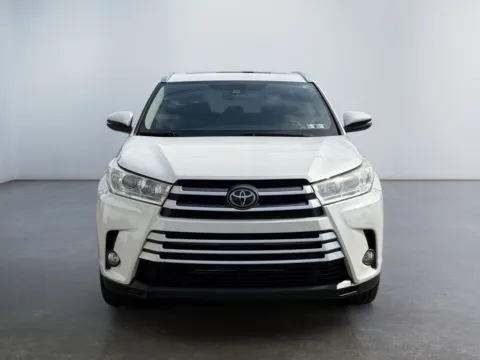 Photos of 2019 Toyota Highlander XLE for sale in Morrisville, PA at Grace Auto Group