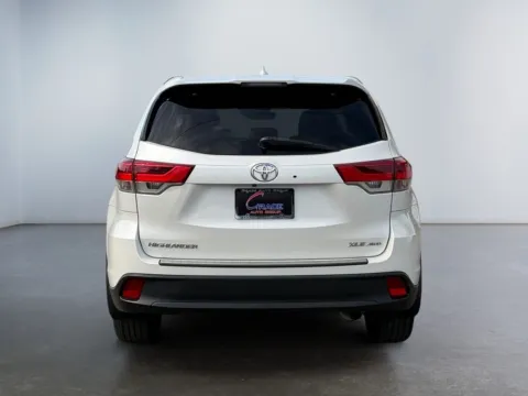 More photos of 2019 Toyota Highlander XLE at Grace Auto Group, PA