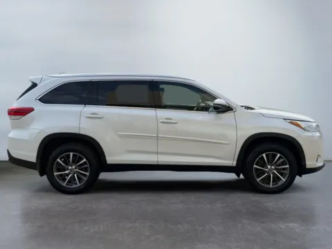 More photos of 2019 Toyota Highlander XLE at Grace Auto Group, PA