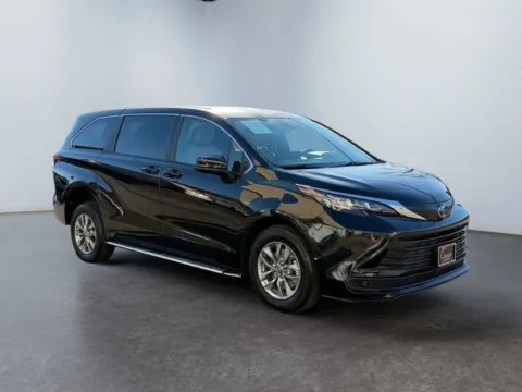More photos of 2025 Toyota Sienna LE at Grace Auto Group, PA