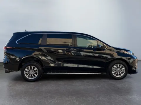 More photos of 2025 Toyota Sienna LE at Grace Auto Group, PA