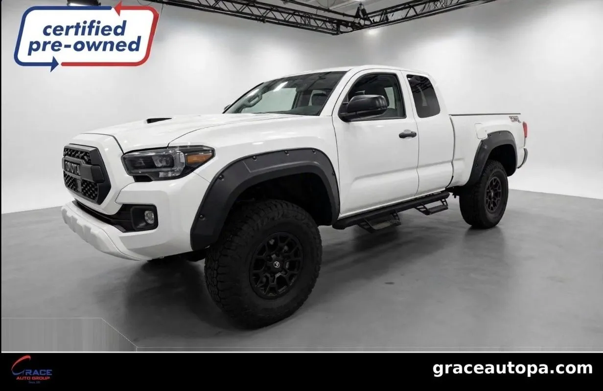 White 2023 Toyota Tacoma SR5 V6 for sale in Morrisville, PA