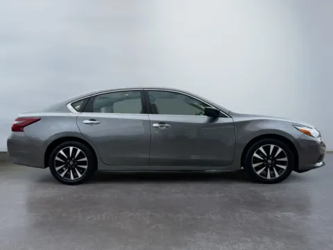 More photos of 2018 Nissan Altima 2.5 SV at Grace Auto Group, PA
