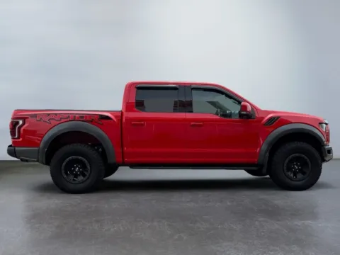 More photos of 2018 Ford F-150 Raptor at Grace Auto Group, PA