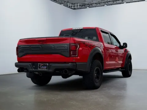 More photos of 2018 Ford F-150 Raptor at Grace Auto Group, PA