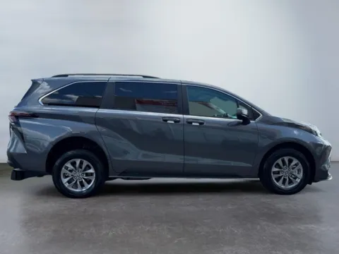 More photos of 2025 Toyota Sienna LE 8-Passenger at Grace Auto Group, PA