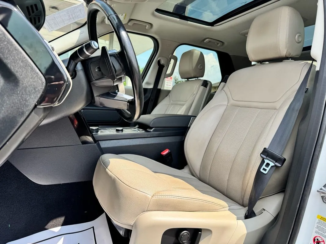 2019 Land Rover Discovery SE photo 4