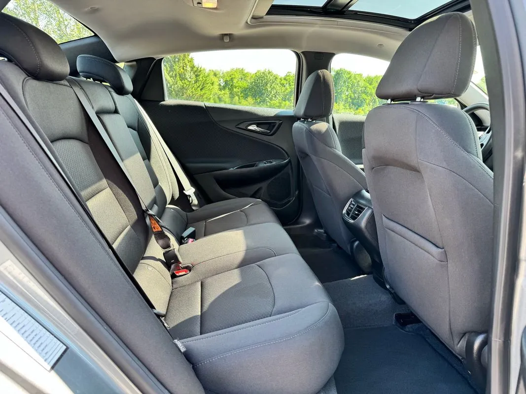 2024 Chevrolet Malibu 1LT photo 9