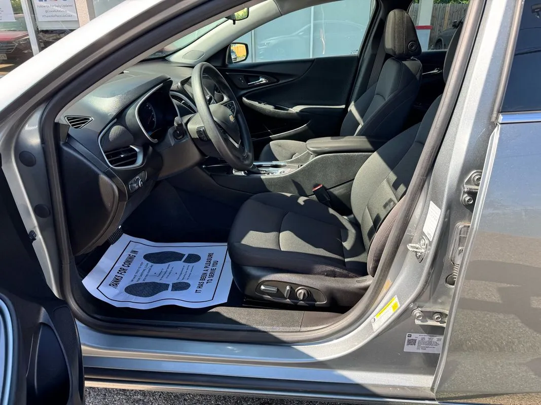 2024 Chevrolet Malibu 1LT photo 17