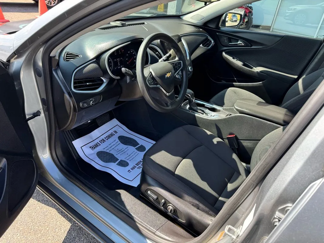 2024 Chevrolet Malibu 1LT photo 5