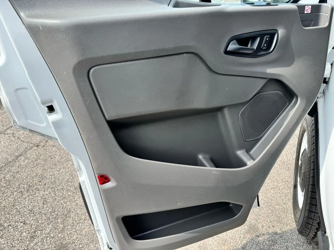 2020 Ford Transit XL photo 3