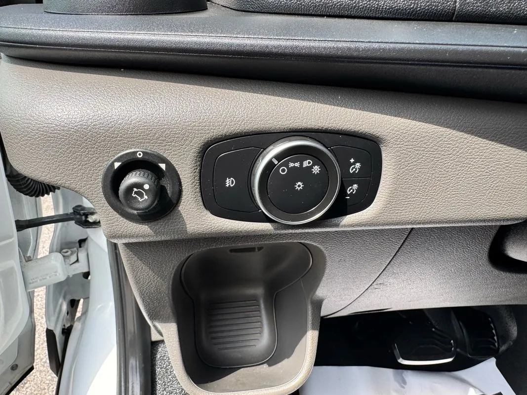 2020 Ford Transit XL photo 4
