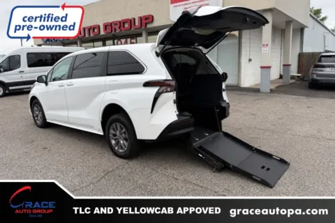 Gray 2023 Toyota Sienna LE 8-Passenger for sale in Morrisville, PA