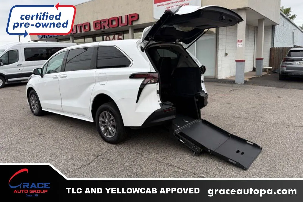 Gray 2023 Toyota Sienna LE 8-Passenger for sale in Morrisville, PA