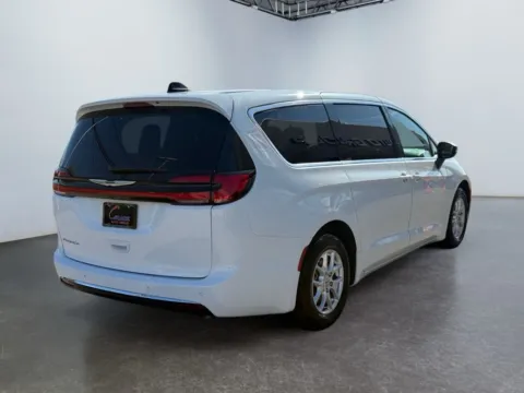 More photos of 2023 Chrysler Pacifica Touring L at Grace Auto Group, PA