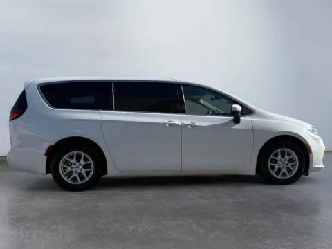 More photos of 2023 Chrysler Pacifica Touring L at Grace Auto Group, PA