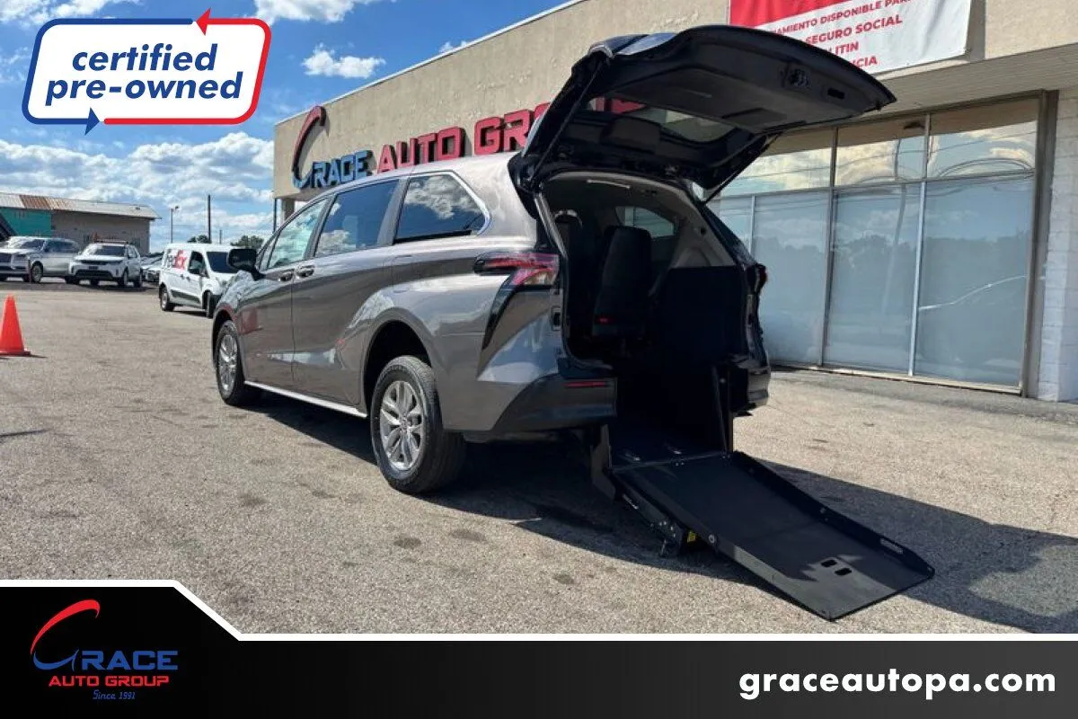 Gray 2022 Toyota Sienna LE 8-Passenger for sale in Morrisville, PA