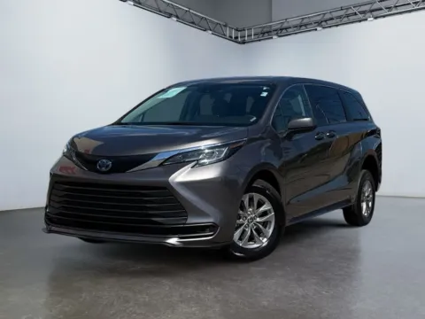 Photos of 2022 Toyota Sienna LE 8-Passenger for sale in Morrisville, PA at Grace Auto Group