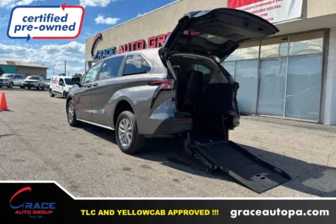 Gray 2022 Toyota Sienna LE 8-Passenger for sale in Morrisville, PA