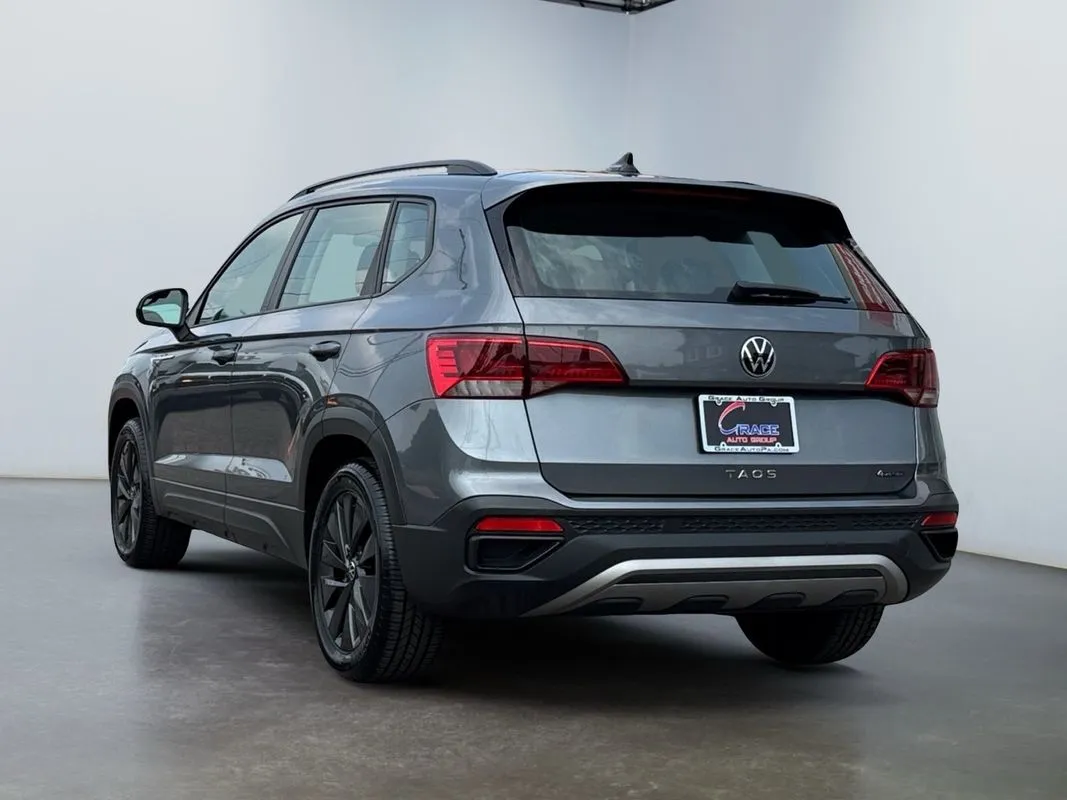 2022 Volkswagen Taos S photo 2