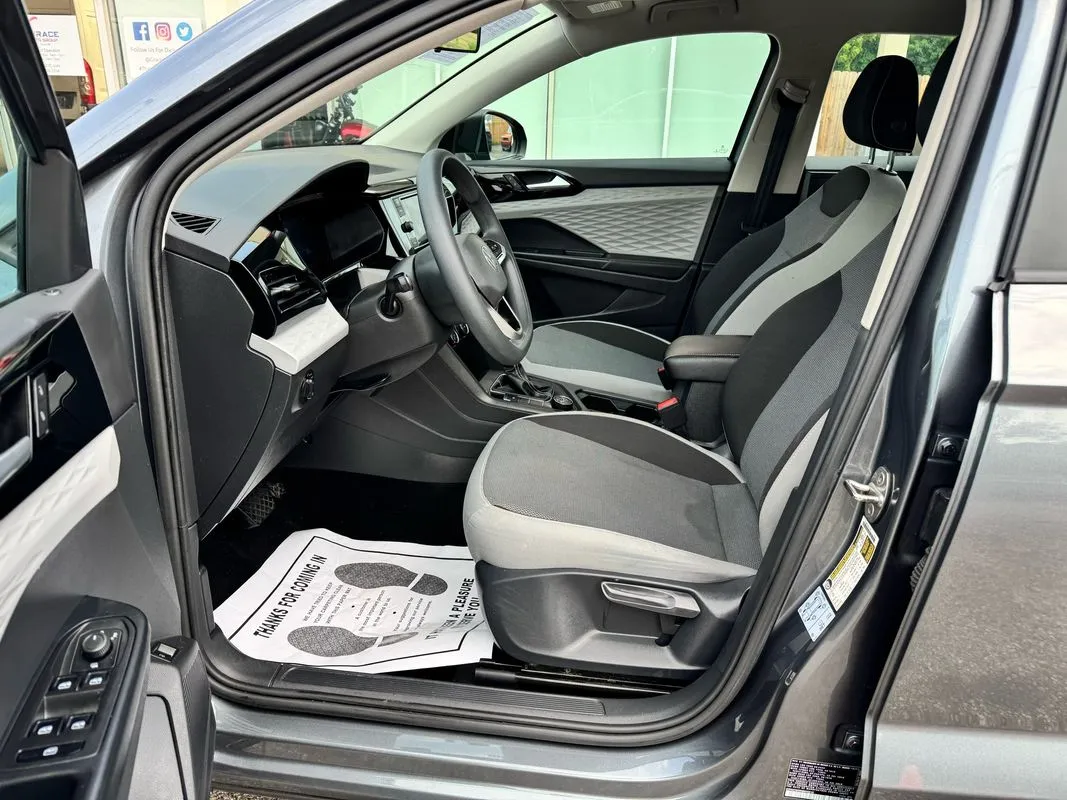2022 Volkswagen Taos S photo 4