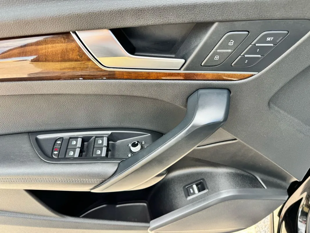 2019 Audi Q5 Premium Plus 45 TFSI photo 3