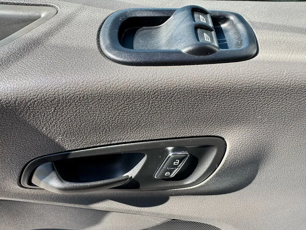 2022 Ford Transit photo 3