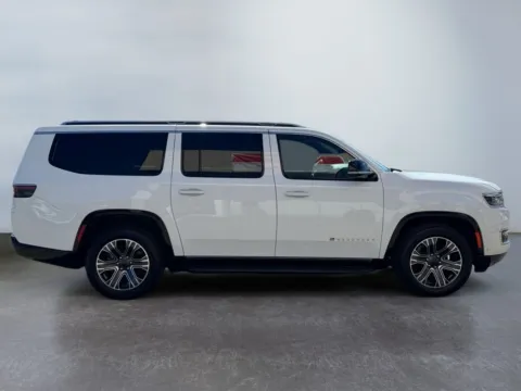 More photos of 2023 Jeep Wagoneer L Series II at Grace Auto Group, PA