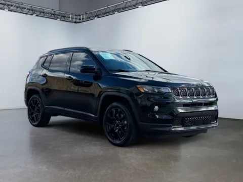 Another view of 2023 Jeep Compass Altitude 4x4 for sale in Morrisville, PA at Grace Auto Group