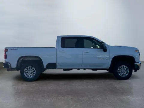 More photos of 2021 Chevrolet Silverado 2500HD 4WD Crew Cab Standard Bed LT at Grace Auto Group, PA