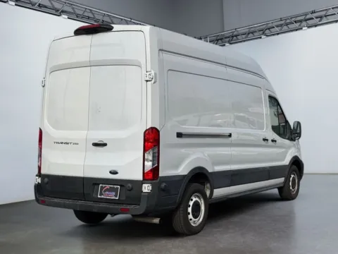 More photos of 2022 Ford Transit 250 at Grace Auto Group, PA