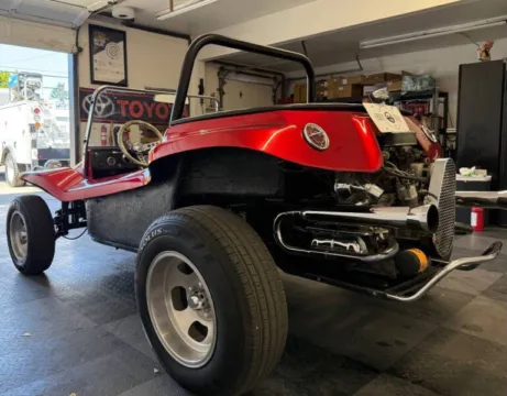 More photos of 1977 Volkswagen Beetle Convertible at Family Motor Company, OR