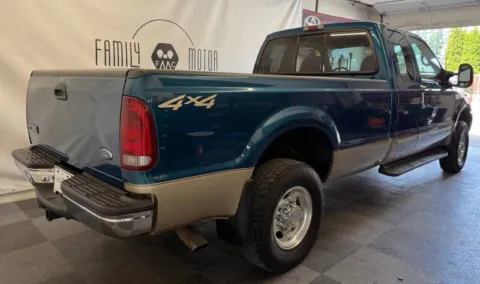 Another view of 2000 Ford F-250 Super Duty Lariat for sale in Tualatin, OR at Family Motor Company