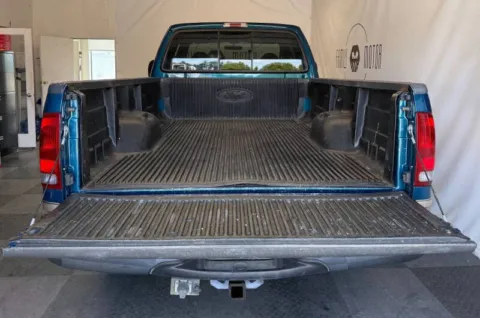 More photos of 2000 Ford F-250 Super Duty Lariat at Family Motor Company, OR