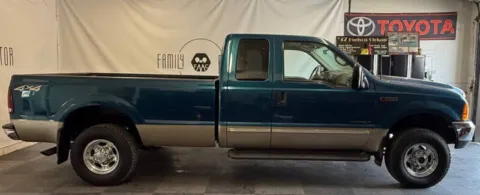 Photos of 2000 Ford F-250 Super Duty Lariat for sale in Tualatin, OR at Family Motor Company
