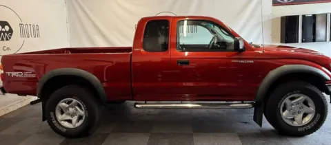 Photos of 2002 Toyota Tacoma V6 for sale in Tualatin, OR at Family Motor Company
